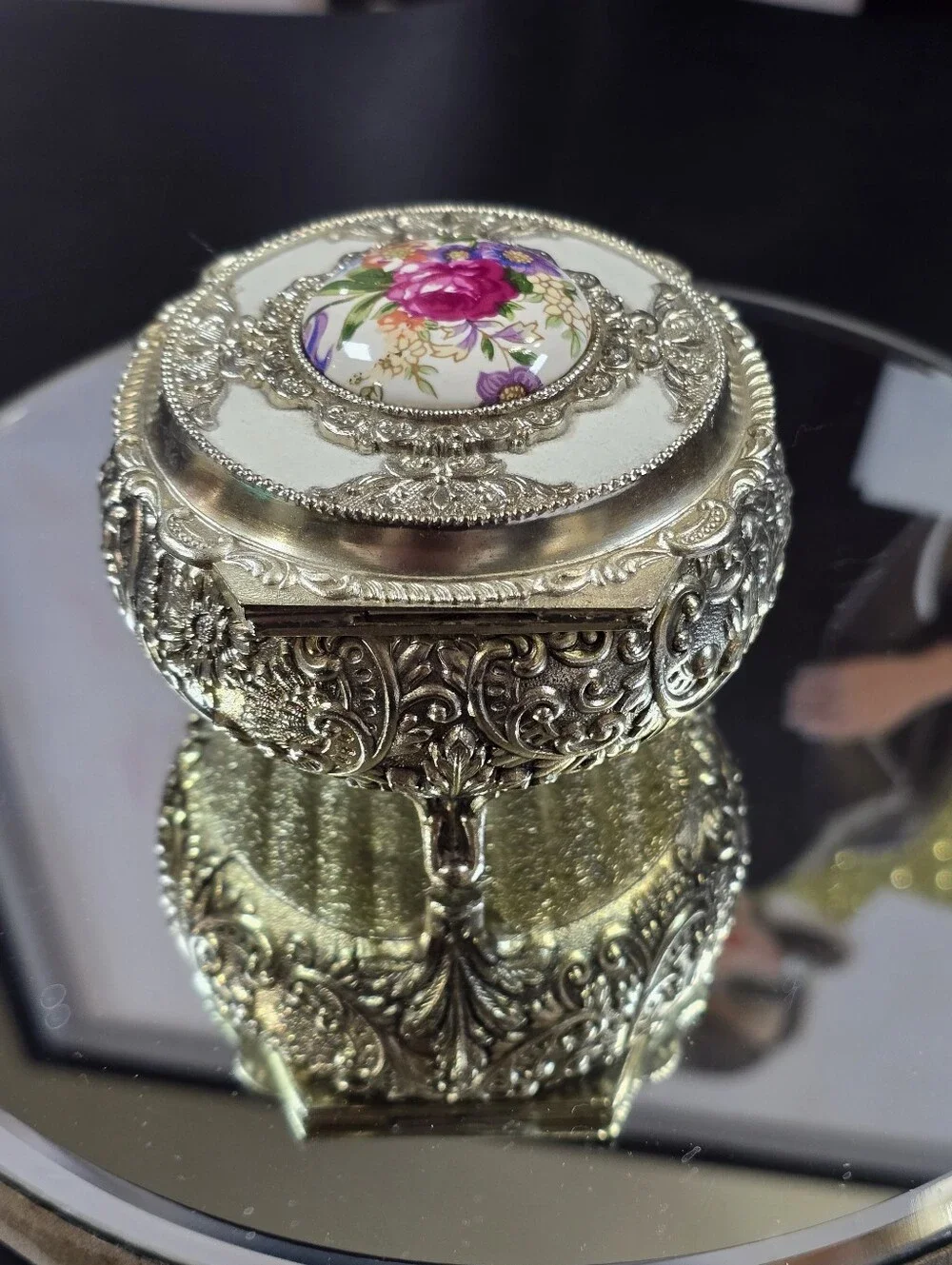 Vintage Bijoux Silver Tone Floral Round Porcelain & Metal Trinket Box